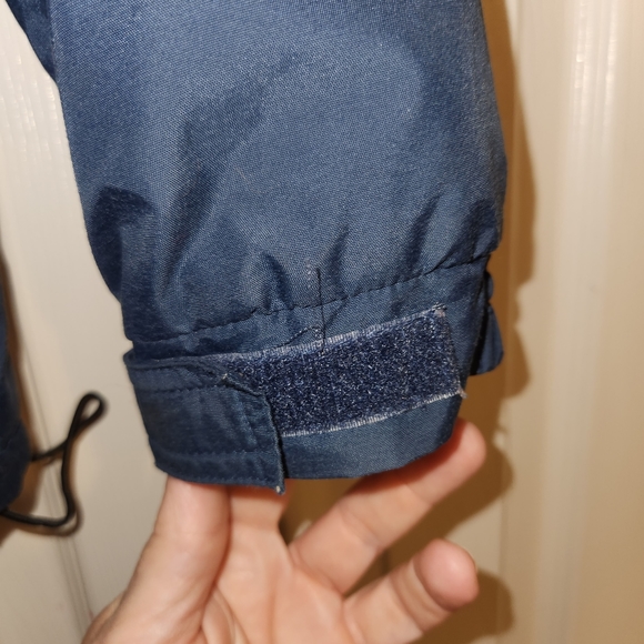 Boys size 14-16 Burnside Active warm jacket with hood that rolls away in collar - Picture 6 of 13